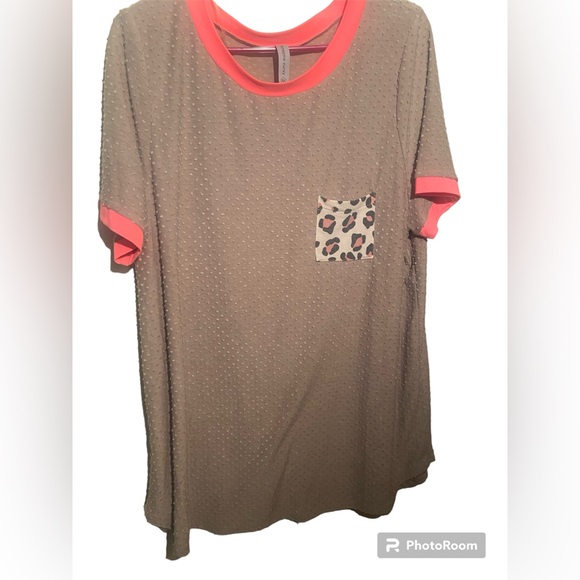 honeymecurvy Tops - 🌸 Honeymecurve Pink Plus Size Short Sleeve Top Tee Size XXL